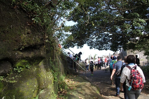 trip-nokogiriyama_地獄のぞきの行列の写真