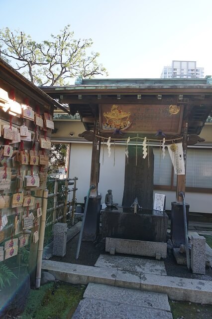 品川神社の手水舎の写真