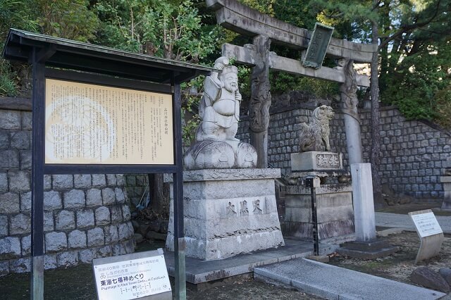 品川神社の鳥居の写真