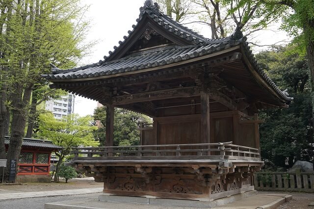 根津神社の舞殿の写真