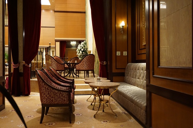 第一ホテル東京のロビーの席の写真