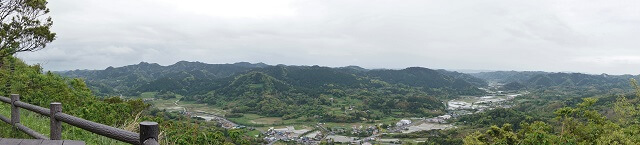 伊予ヶ岳山頂からの眺め
