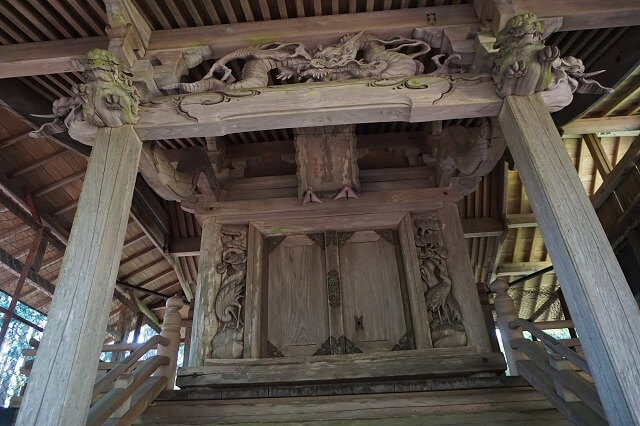 青渭神社奥の院の彫刻