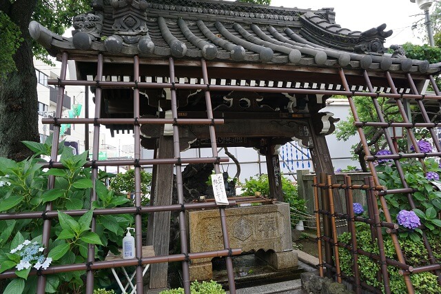 白山神社の手水舎