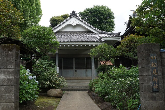 境内の松尾神社